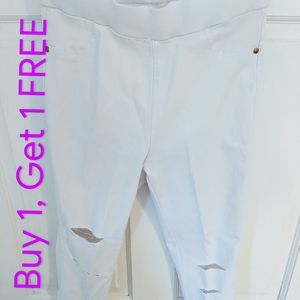 SALE🎆White Ripped Jeans